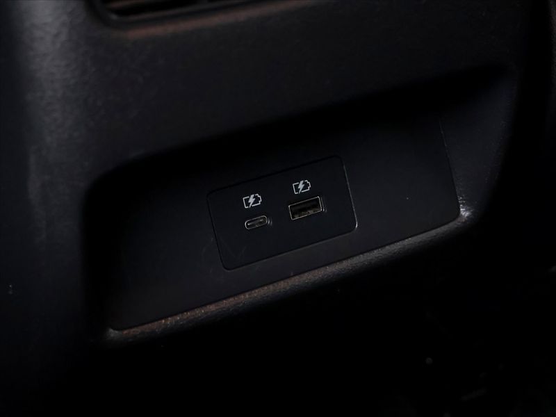 Nissan Qashqai 1,3 T-GDI N-Connecta CZ - fotka 14 z 32