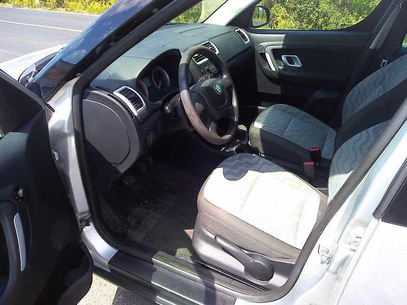 Škoda Roomster (2010) 1.2HTP, 51kW, klima, tažné - fotka 9 z 28