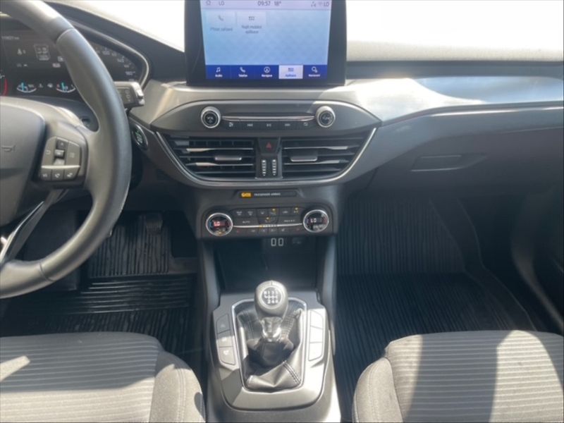 Ford Focus 1,5 EBl.120 Titanium - fotka 10 z 11