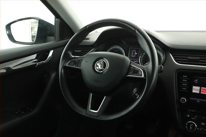 Škoda Octavia (2018) 1.6 TDI, Tempomat - fotka 12 z 14