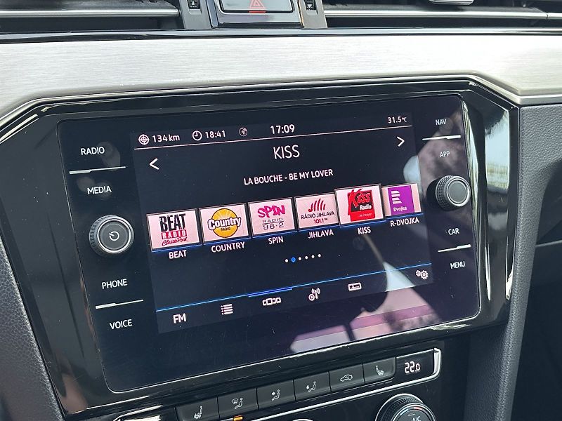 Volkswagen Passat (2020) Variant 2.0 TDI 4Motion DSG Al - fotka 14 z 27