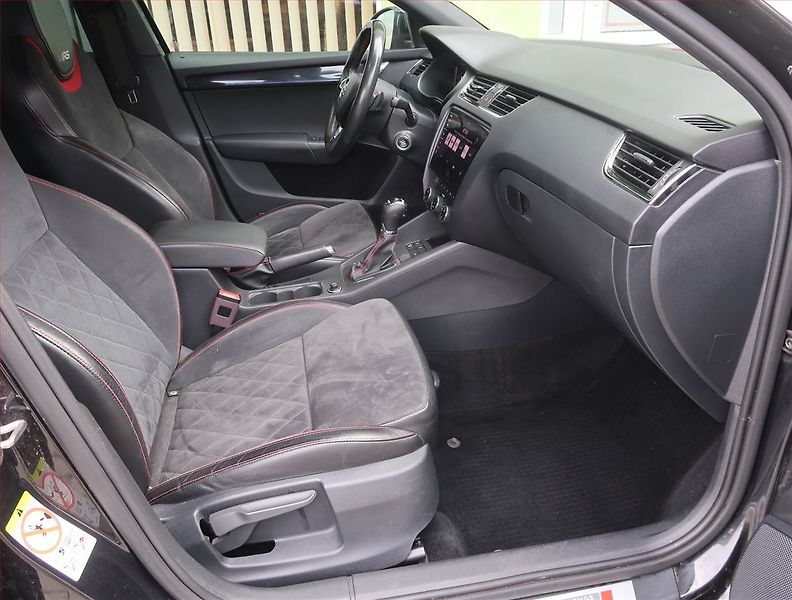Škoda Octavia (2017) RS 2.0 TDI 4x4 DSG, 4X4 - fotka 9 z 19