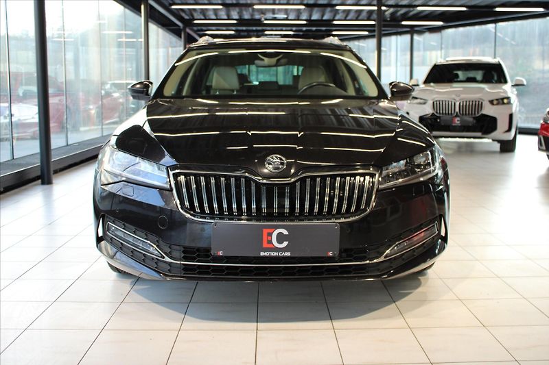 Škoda Superb TDi DSG 4x4 Style Combi - fotka 2 z 34