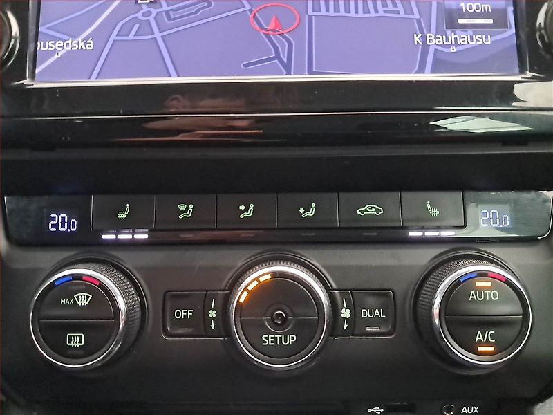 Škoda Octavia (2014) Scout 2.0 TDI, 4X4, Automat - fotka 16 z 19