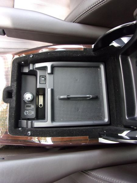 Land Rover Range Rover (2014) 3.0TDV6 190kW VOGUE ČR DPH TOP - fotka 13 z 36