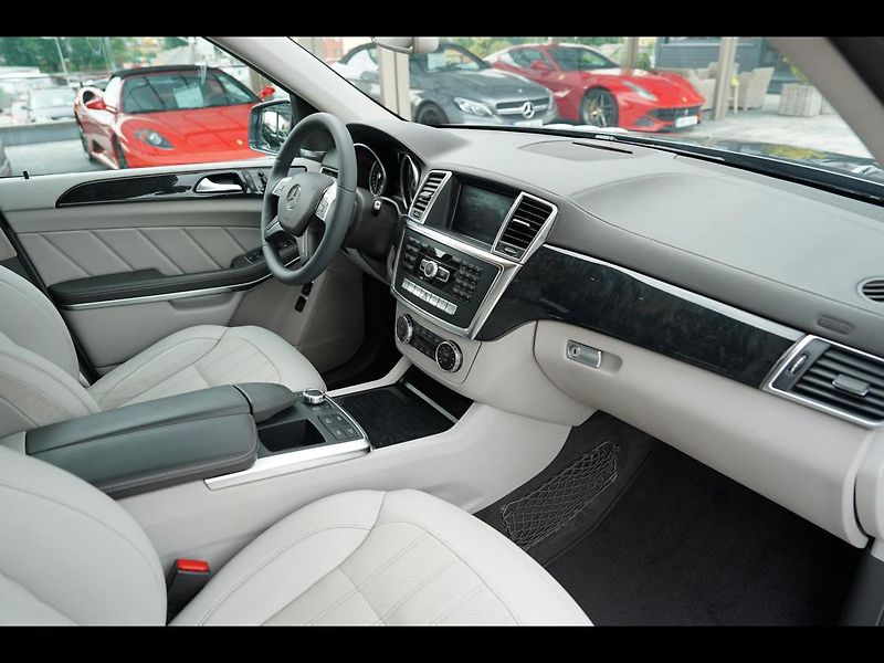 Mercedes-Benz GL 350d, 4Matic, AMG, 7míst, - fotka 28 z 50