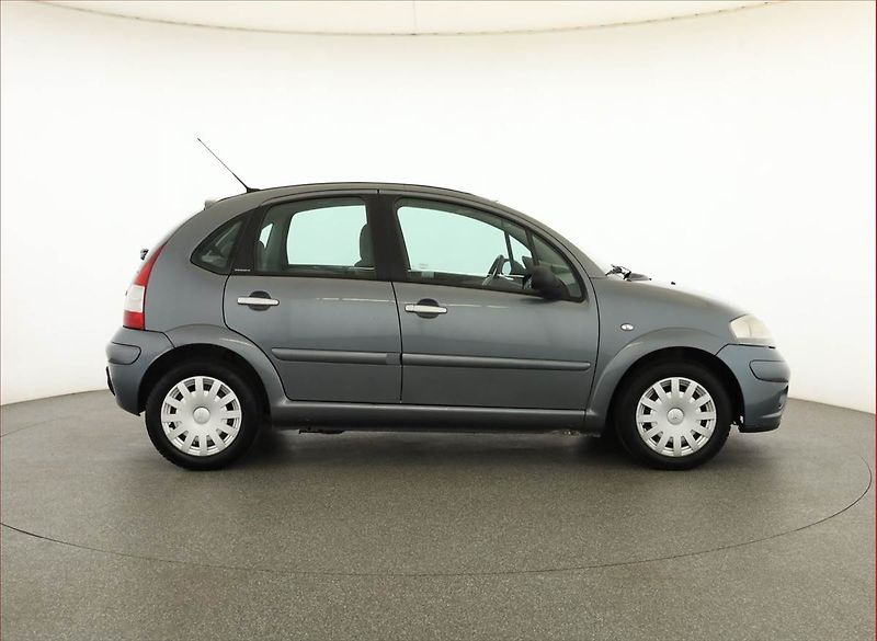Citroën C3 (2004) Exclusive 1.4 i, nová STK - fotka 6 z 15