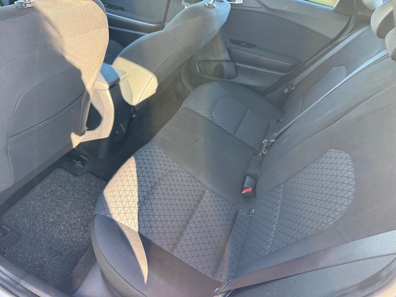 Kia Ceed (2023) SPIN 1.0T-GDI 74kW CZ DPH - fotka 8 z 11