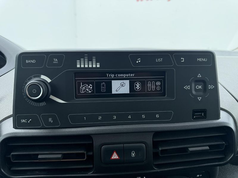 Peugeot Rifter (2020) 1.2 PureTech 7 míst ser.knížka - fotka 23 z 23