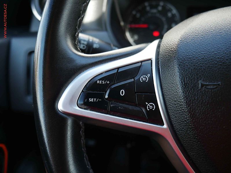 Dacia Duster (2022) 1.0i, ČR, Navi, park kamera - fotka 13 z 22