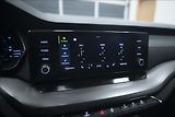 Škoda Octavia 2,0 TDI DSG VÝHŘEV 1. MAJ ČR - náhled 32