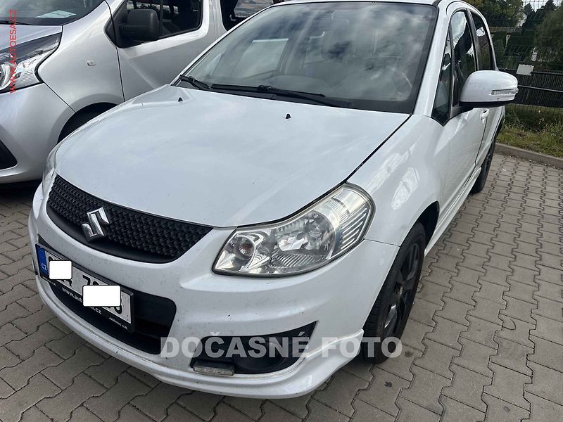 Suzuki SX4 (2013) 1.6VVT, 1.maj, servis.kniha - fotka 1 z 3