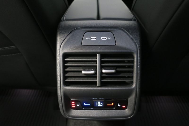 Volkswagen Passat (2024) R-Line 2,0TDI 142kW 4M Nez.Top - fotka 44 z 50