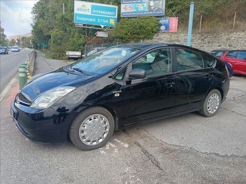 Toyota Prius 1,5 - fotka 5 z 21