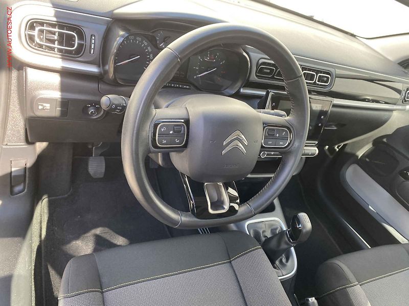 Citroën C3 (2022) 1.2, Shine, navi, kamera - fotka 12 z 17