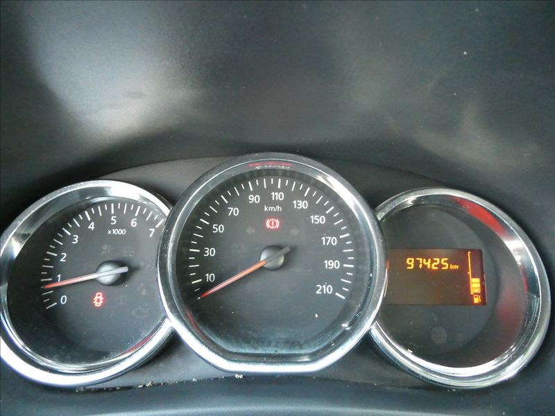 Dacia Sandero 1,2 16V 55kW Access, KLIMA - fotka 26 z 33