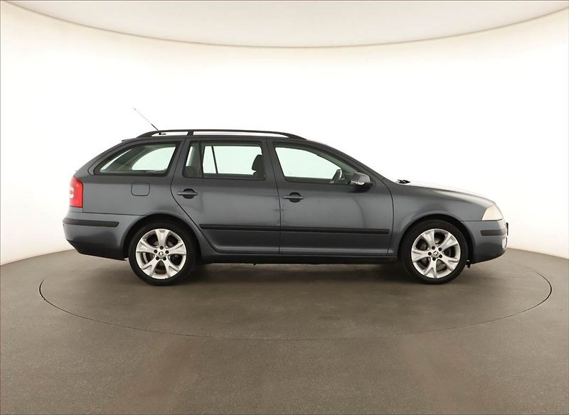 Škoda Octavia (2008) Elegance 1.9 TDI, po STK - fotka 6 z 14