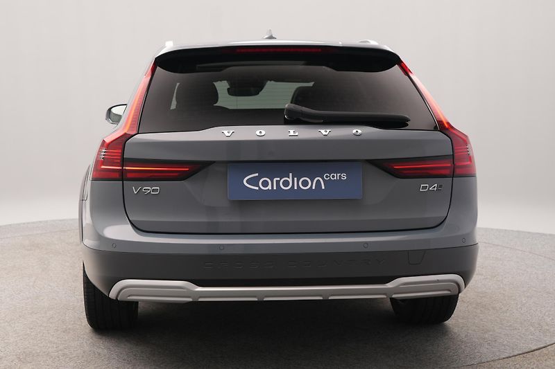 Volvo V90 CC D4 AWD PRO AUT - fotka 9 z 52