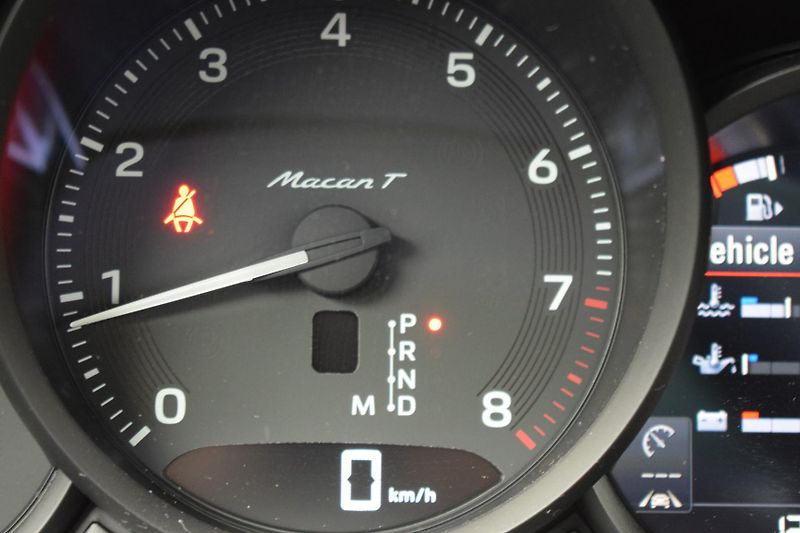 Porsche Macan (2023) T/Pano/KeyLess - fotka 18 z 42