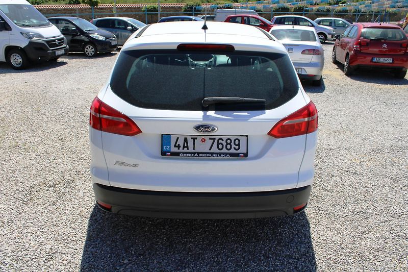 Ford Focus (2015) 1,6TDCI KLIMA ELOKNA  KOUP.CZ - fotka 6 z 16