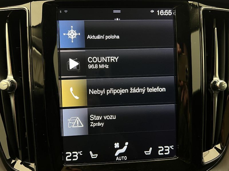 Volvo XC60 B4 AWD MOMENTUM AUT - fotka 29 z 43