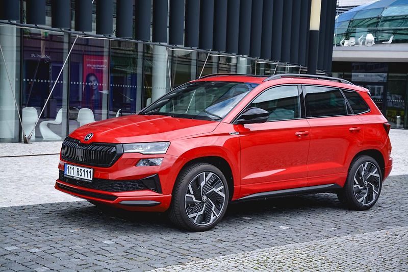 Škoda Karoq (2023) Sportline Exclusive 2,0 TSI 14 - fotka 3 z 37