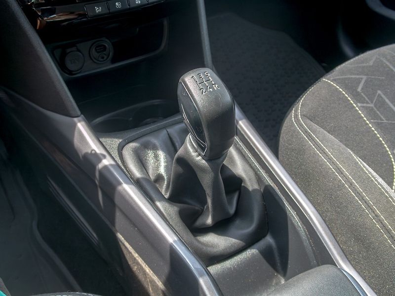 Peugeot 2008 (2017) ČR 1.2T 81KW – 88.359KM - fotka 26 z 51