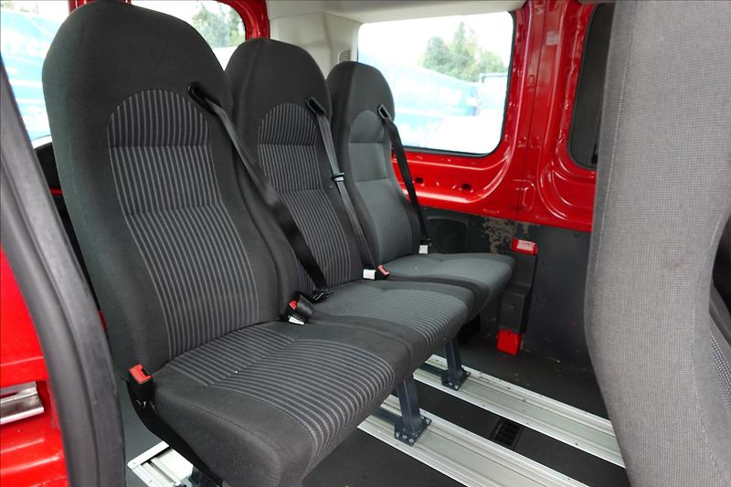 Ford Transit 2,2 TDCi  L2H2 9MÍST BUS KLIMA - fotka 23 z 38