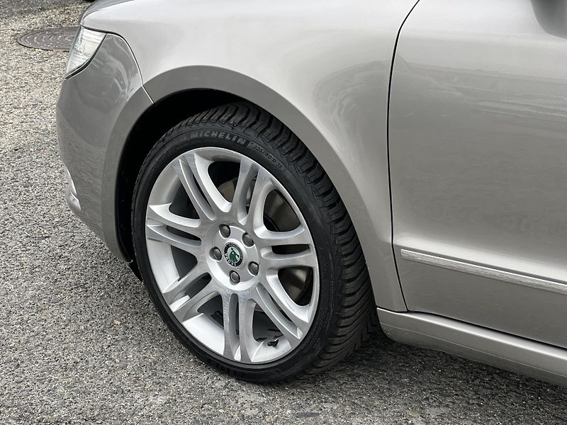 Škoda Superb 2.0TDi 125kw DSG NAVI KŮŽE ALU - fotka 43 z 46