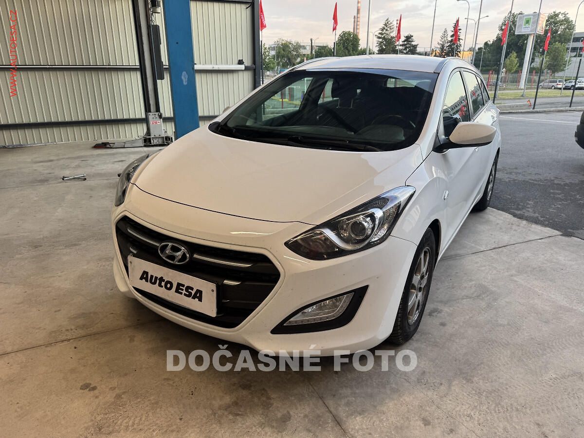 Hyundai i30 1.6 GDi, ČR, AC, tempo, park