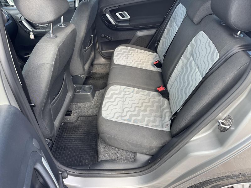 Škoda Fabia 1.6,77kw,AUTOMAT,klima - fotka 12 z 33
