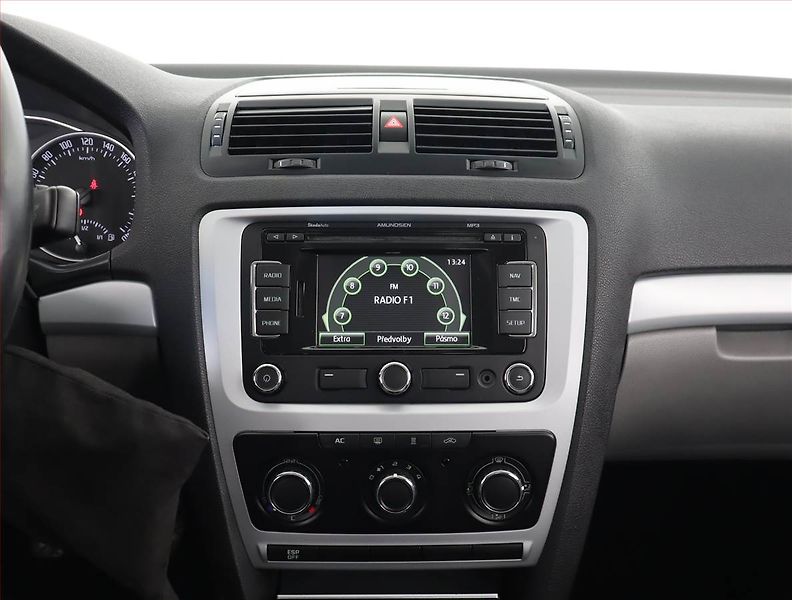 Škoda Octavia (2010) Ambiente 1.6 TDI, Serv.kniha - fotka 12 z 17