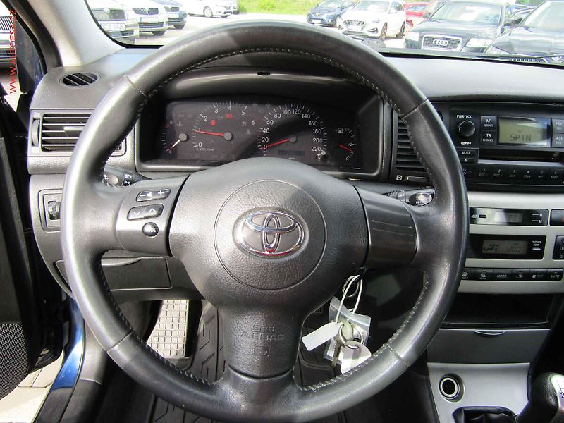 Toyota Corolla (2006) 2.0 D-4D, AC, park.čidla - fotka 13 z 18