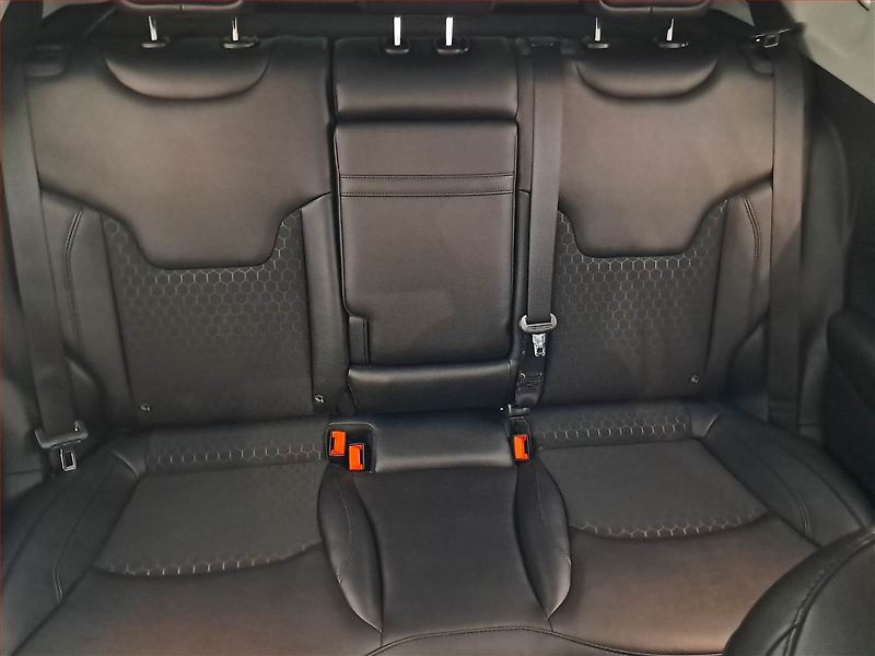 Jeep Compass (2020) 1.3 T-GDI, Kůže, Tempomat - fotka 10 z 18