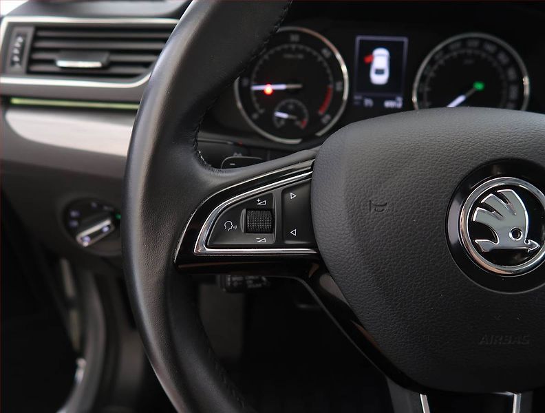 Škoda Superb (2016) 2.0 TDI 4x4, 4X4, Automat - fotka 21 z 31