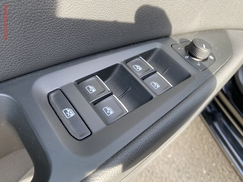 Seat Leon (2019) 1.5 TSi, Xcellence, DSG - fotka 13 z 18