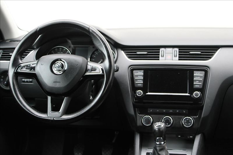 Škoda Octavia 1.6 TDI/81 kW/Ambition/ CZ - fotka 19 z 39