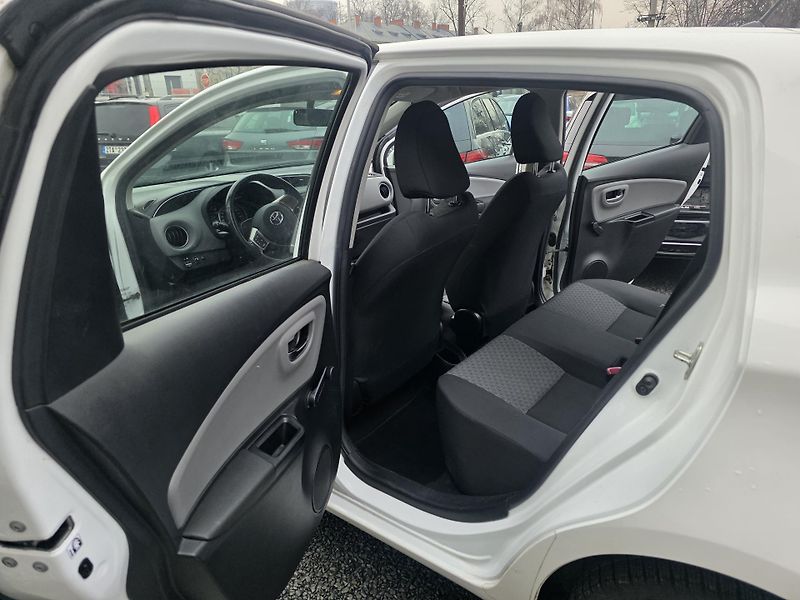 Toyota Yaris 1.0 VVTi Klimatizace  - fotka 7 z 19