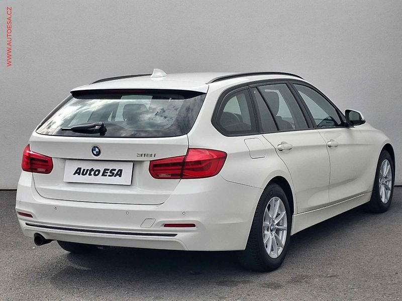 BMW Řada 3 (2018) 1.5T 318i, Sport Line, AT - fotka 4 z 22