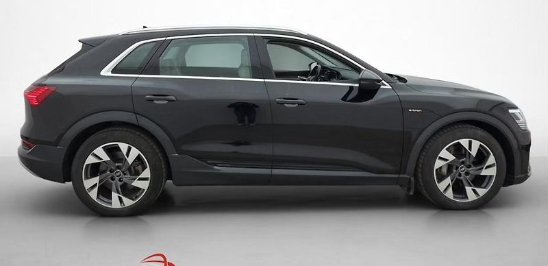 Audi e-tron 55 Quattro Vzduch Ambient Taž - fotka 6 z 23