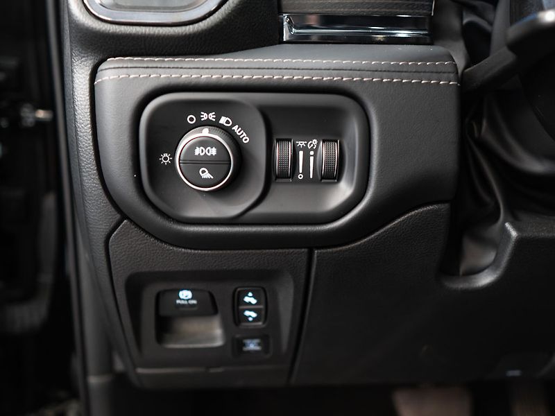 Dodge RAM (2022) 5.7 Limited Night Edition 22 - fotka 20 z 42
