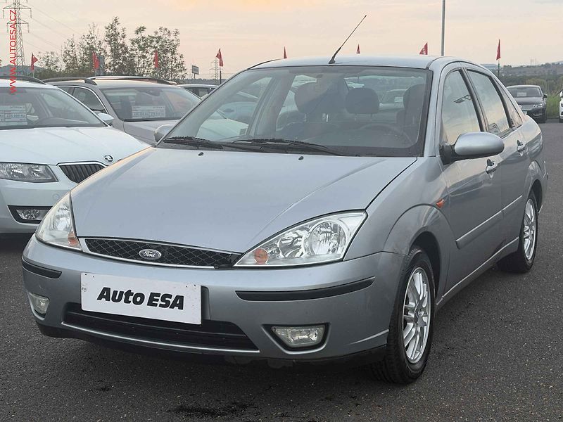 Ford Focus (2003) 1.6 16V, ČR, AC - fotka 3 z 15