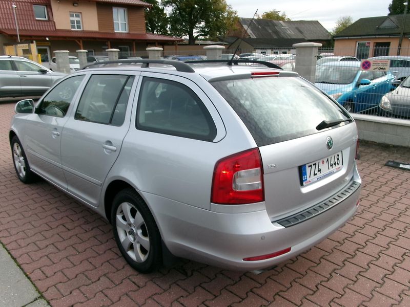 Škoda Octavia (2009) 1,4TSI KLIMA TEMP rozvody - fotka 8 z 32
