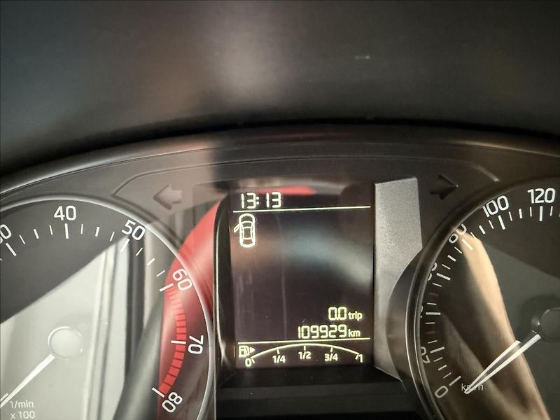 Škoda Fabia 1,2   Red & Grey,1MAJ,SERVISKA - fotka 11 z 18