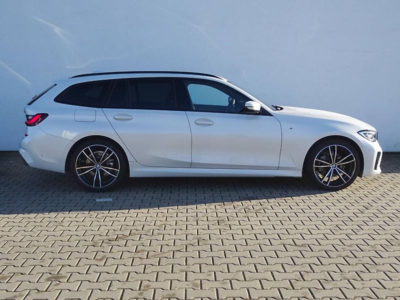BMW Řada 3 320d xDrive Touring - fotka 5 z 7