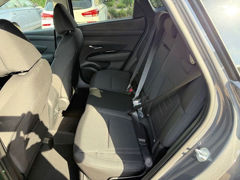Hyundai Tucson 26 1,6 TGDI DCT STYLE - fotka 6 z 9