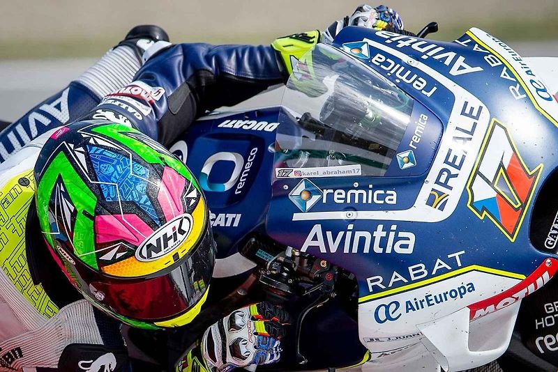 Motocyklová legenda Valentino Rossi při závodě na Masarykově okruhu v roce 2019.