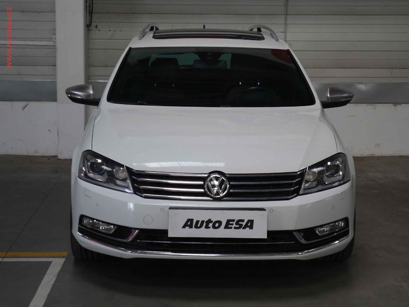 Volkswagen Passat (2012) 3.6 FSi 4x4, ČR, DSG, bixen - fotka 2 z 20