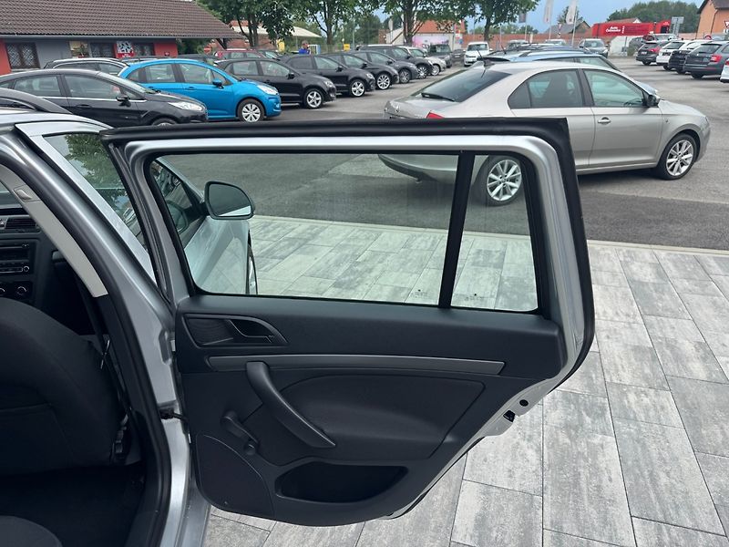 Škoda Octavia (2012) Comfortline 1.2 TSI 77kW - fotka 23 z 29