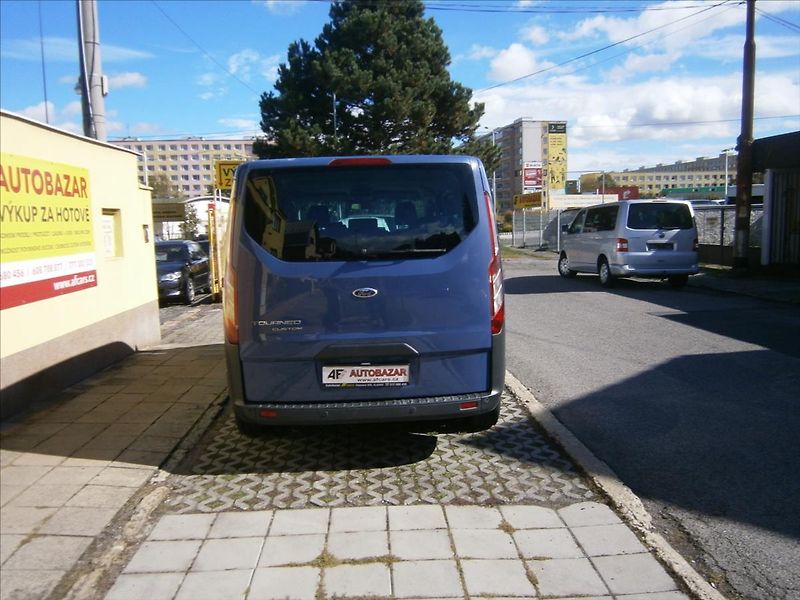 Ford Tourneo Custom 2,2 TDCi  TITANIUM - fotka 5 z 23